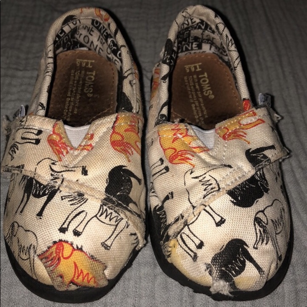 Toms
